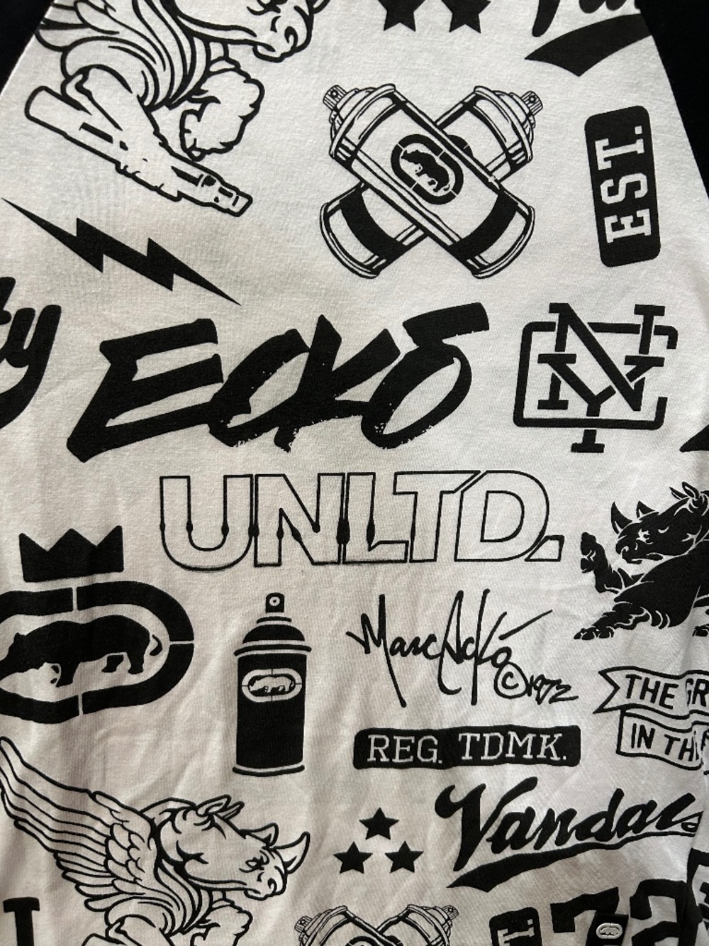 Ecko Unltd. Men's Black/White Graphic Print Crew Neck Short Sleeve Tee S